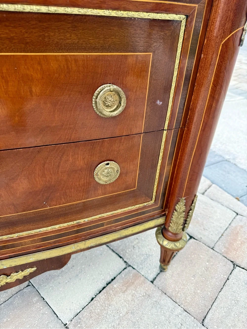 N/A elegant mahogany